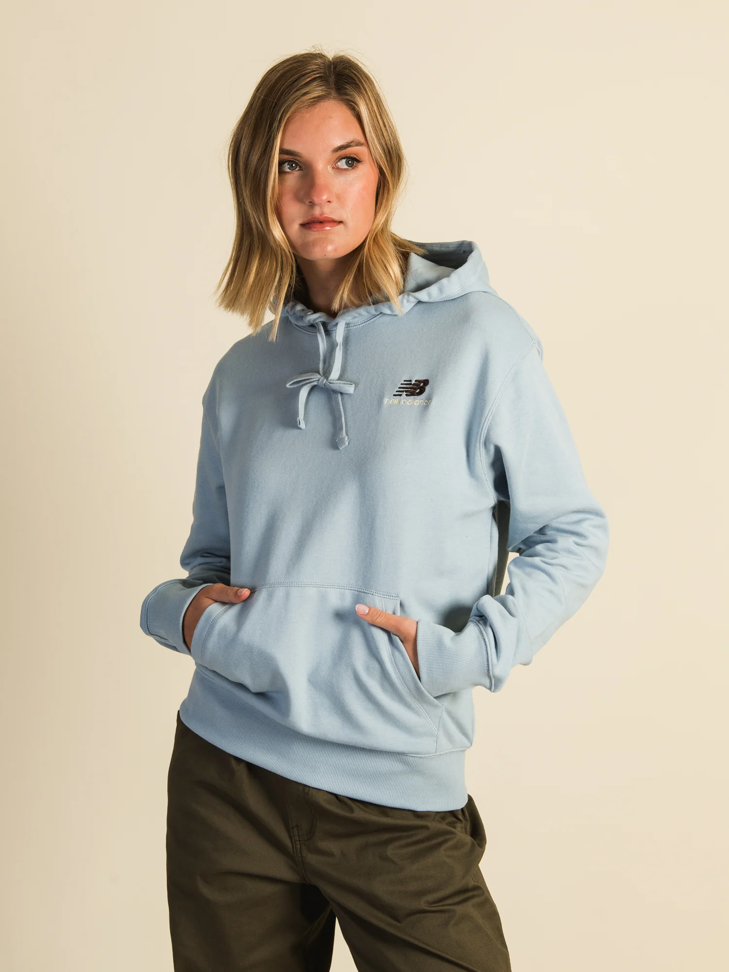 Final inventoryNEW BALANCE UNI-SSENTIALS PULL OVER HOODIE