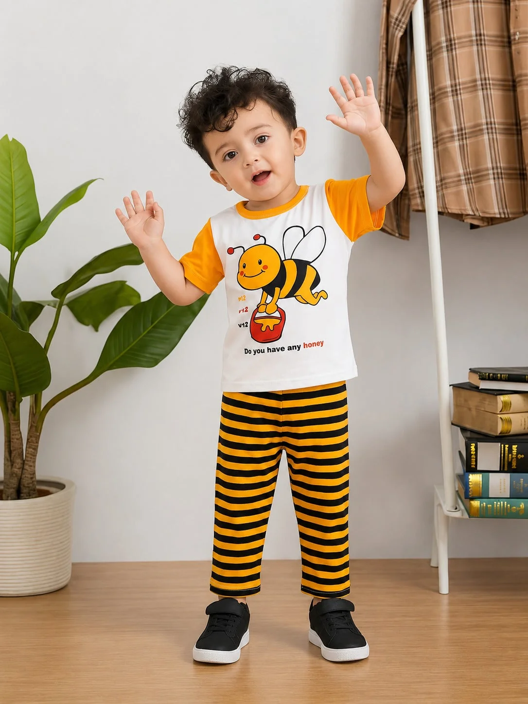 0000 Off White Yellow honey bee Printed Half Sleeves T-shirt with Black Lining Pajama Kids Suits