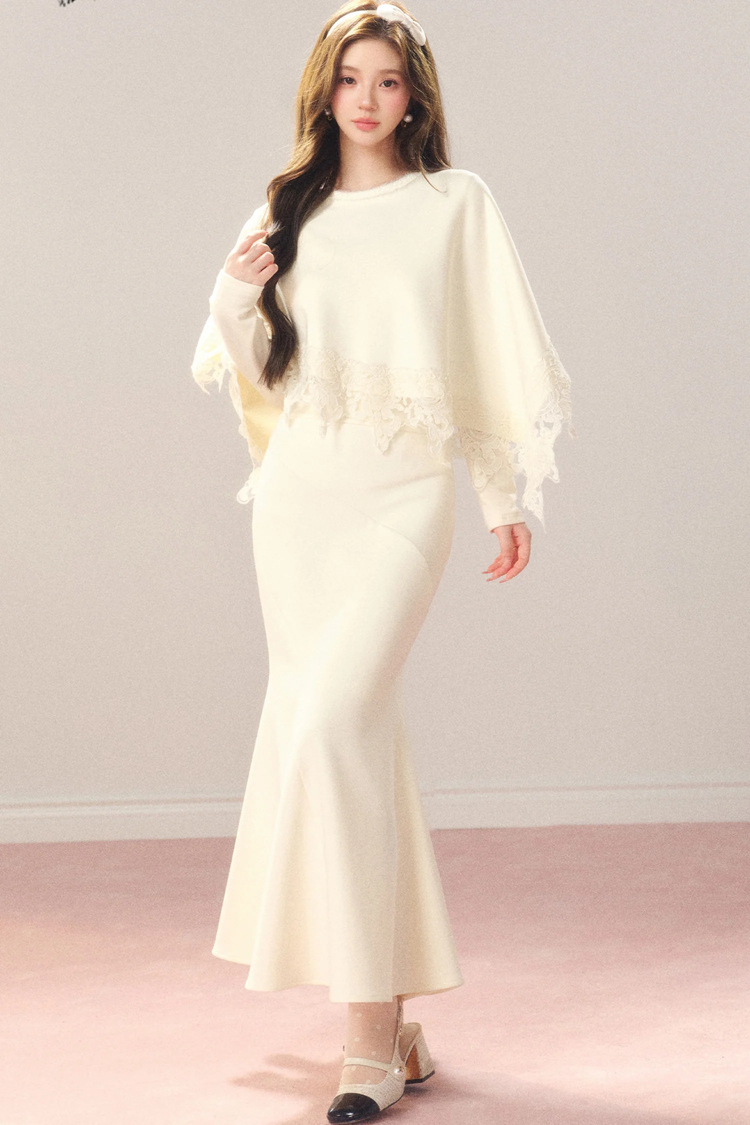 Artistic Bow Lace Knit Cape and Skirt Set-Up
