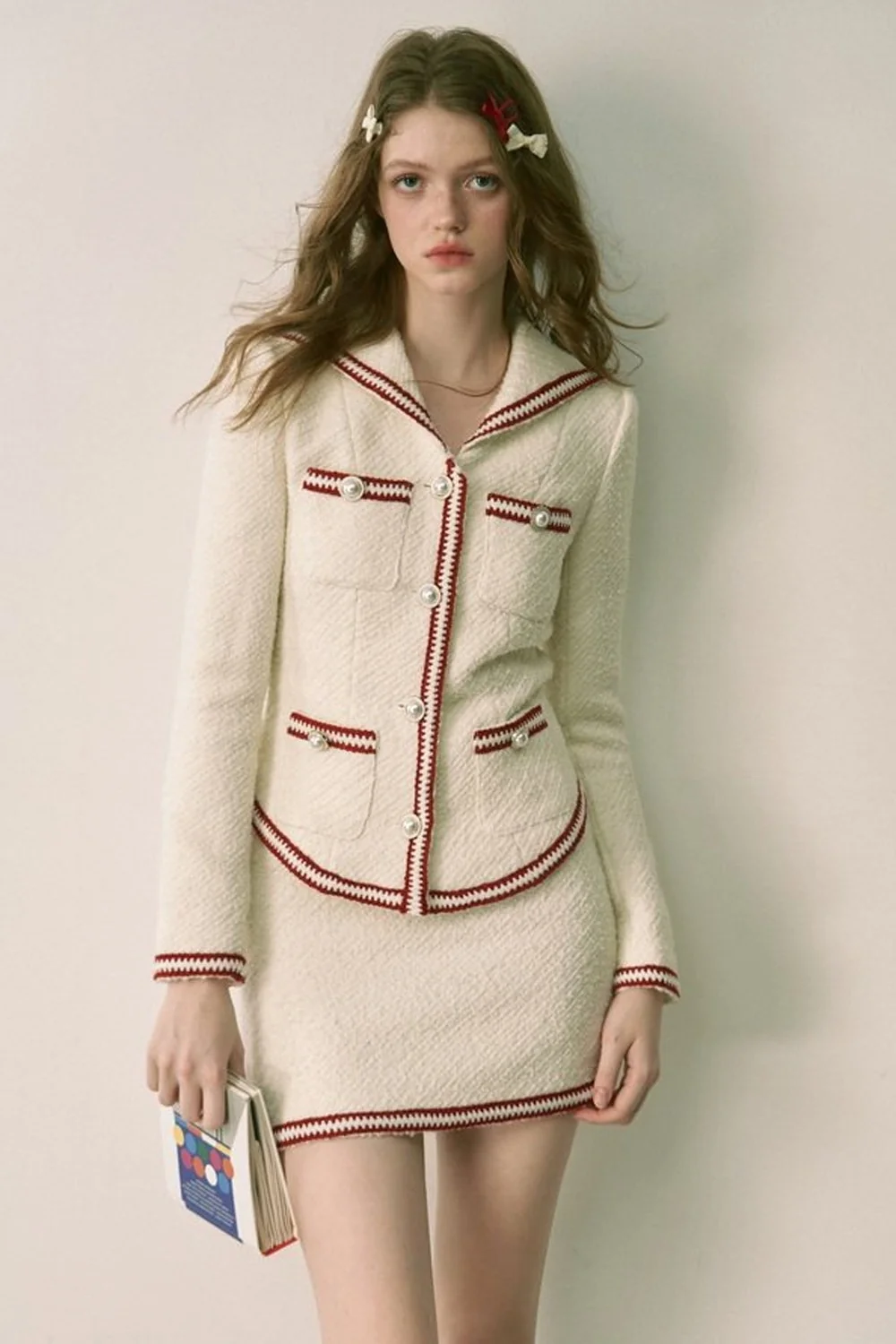 Contrasting Color Tweed Jacket and Skirt Set-Up