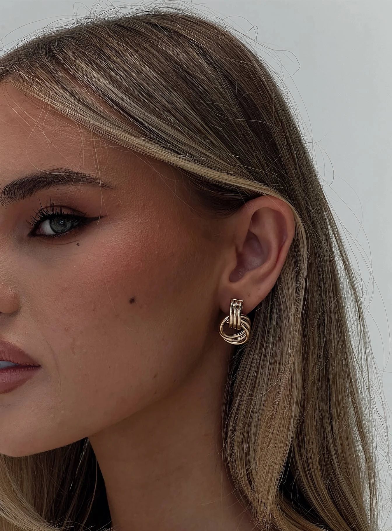 Linked Earrings Gold